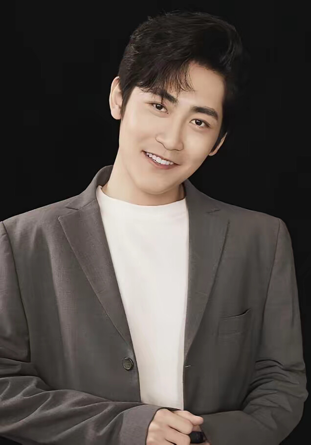 《他真的不是凡人》剧照