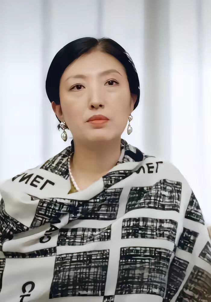 《玫瑰冠冕》剧照