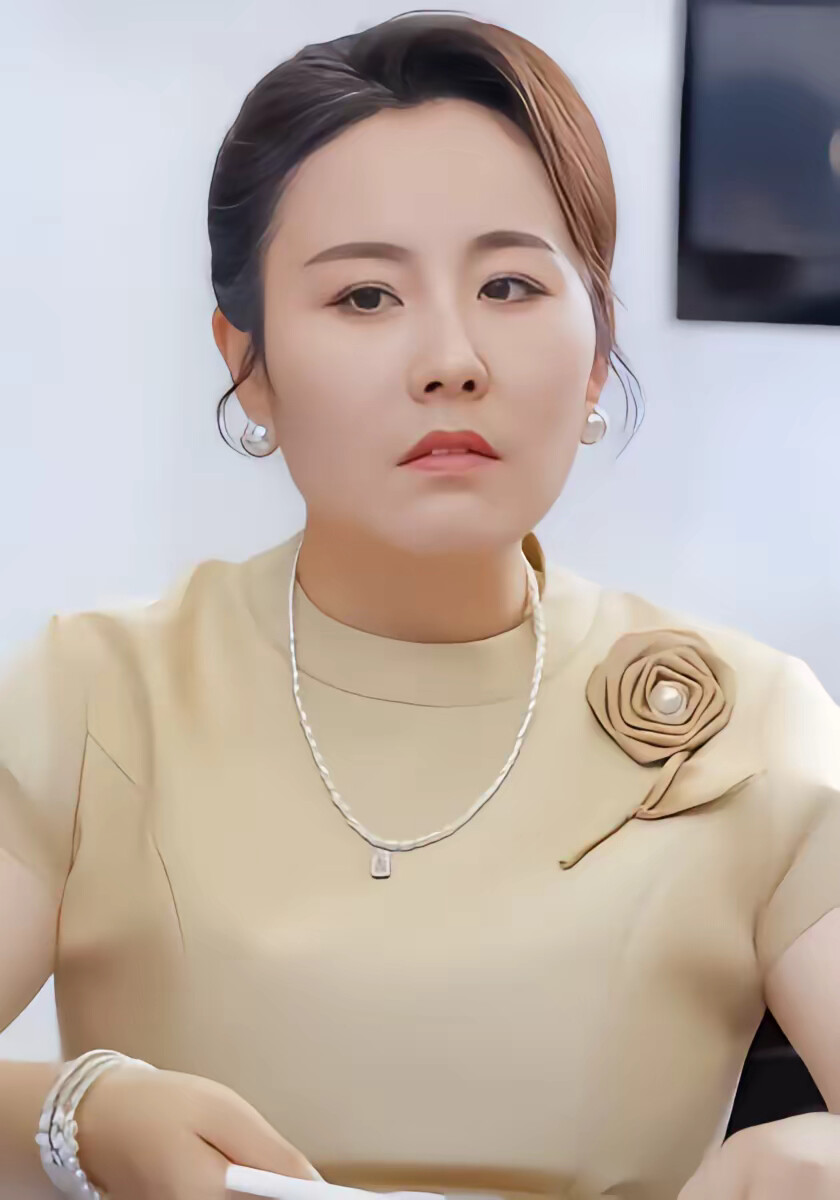 《面具之下的他》剧照