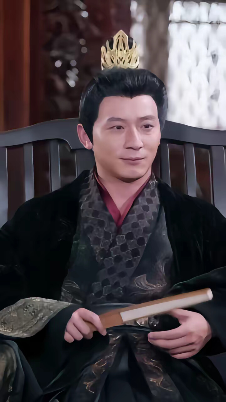 《愿逐月华流照君》剧照