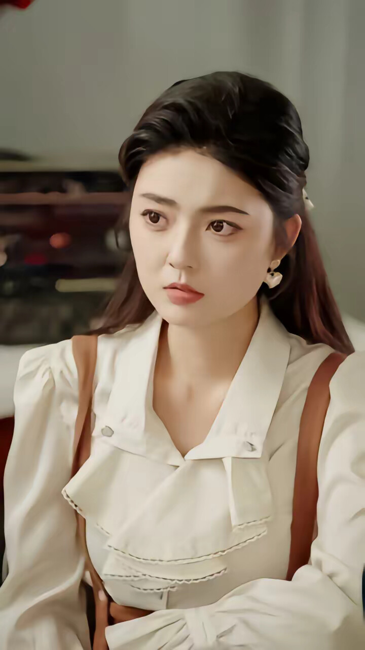 《系统开道：嫁给高冷队长致富忙》剧照