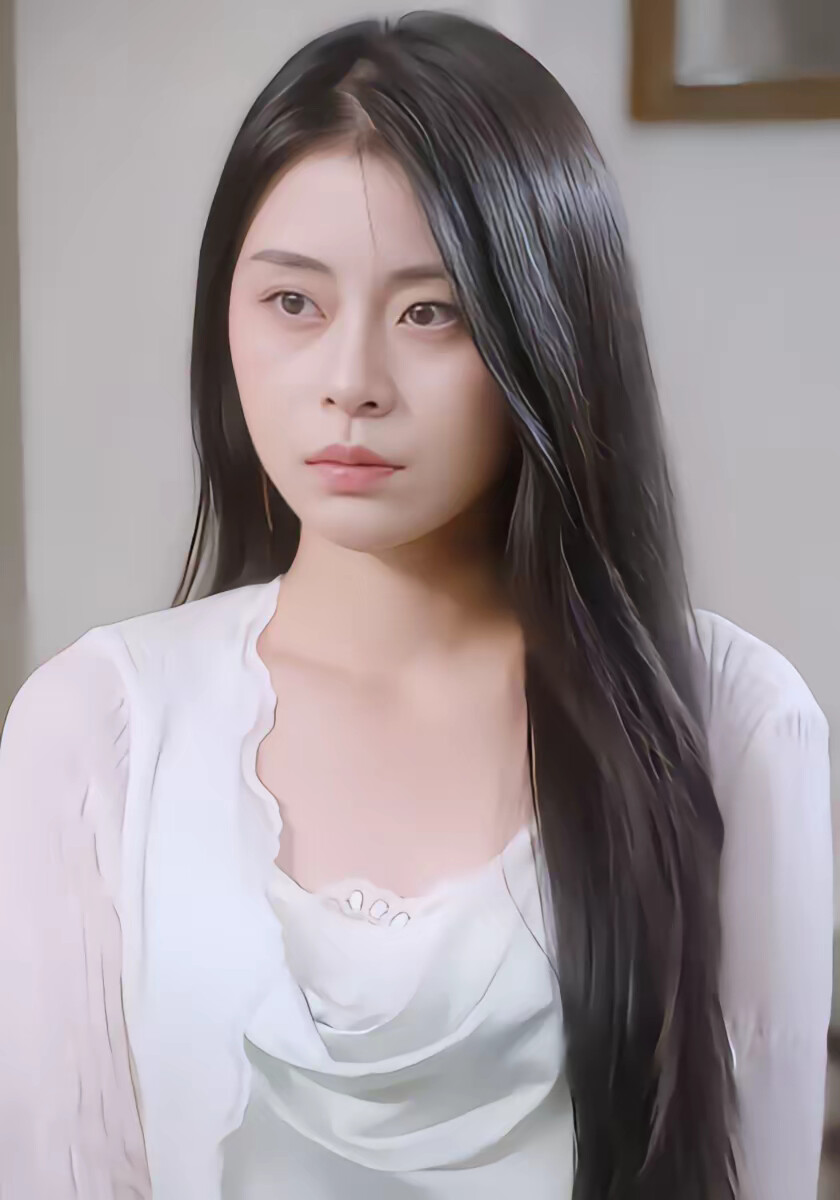 《假扮情侣，我竟是他的朱砂痣》剧照