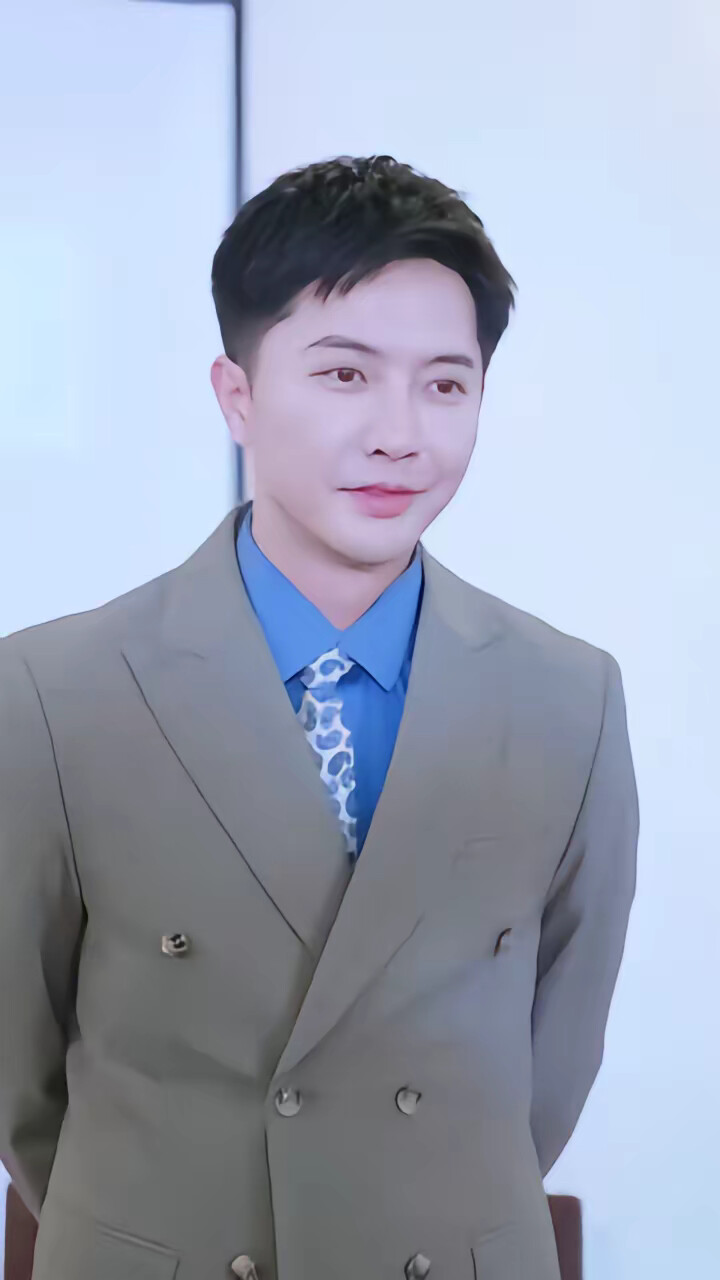 《乌龙了，我成了超级大佬》剧照