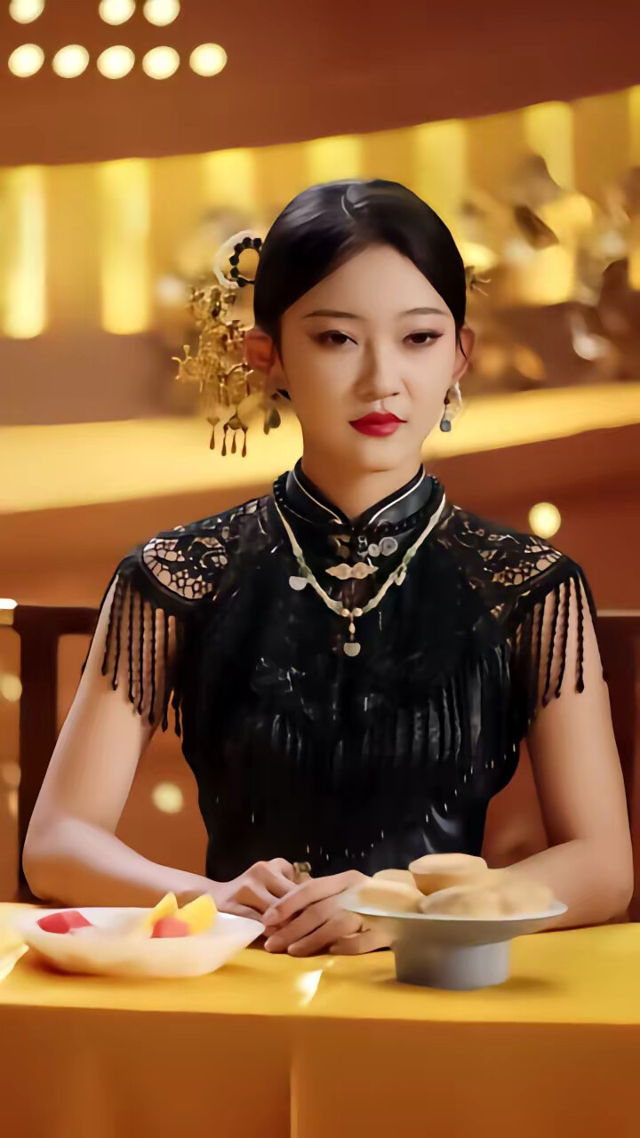 《拍卖会点天灯，老祖宗才是真千金》剧照