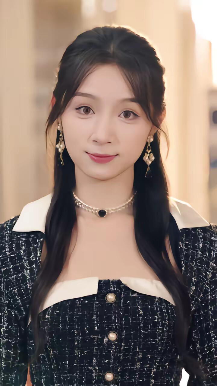 《我的神豪身份被校花闺女曝光了》剧照