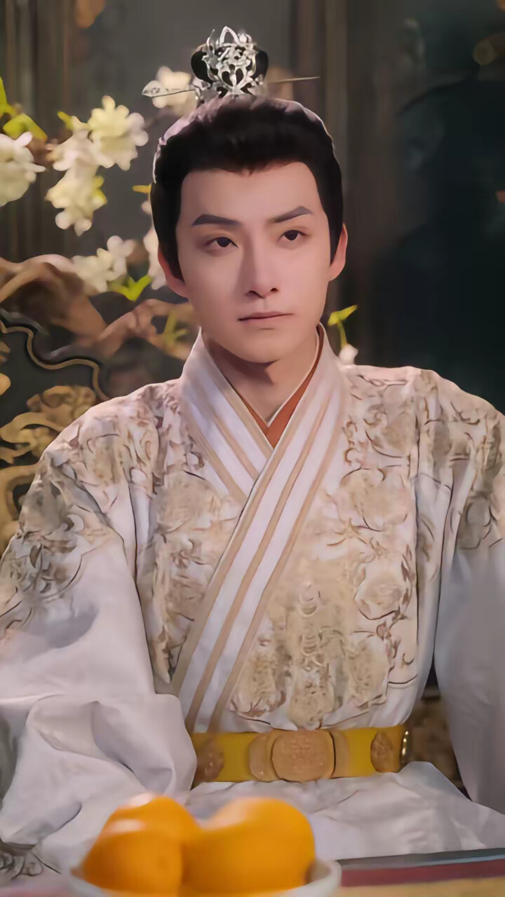 《写崩皇帝人设后，我被他读心了》剧照