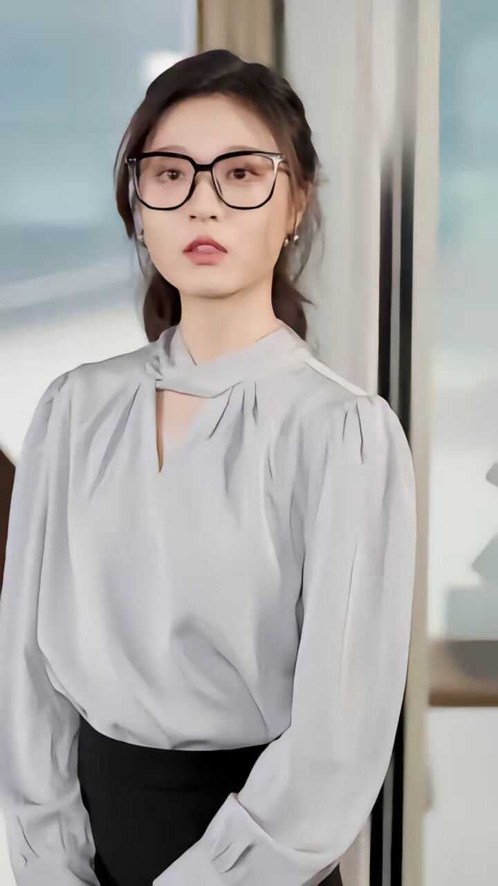 《藏起孕肚离职，霍总急疯了》剧照