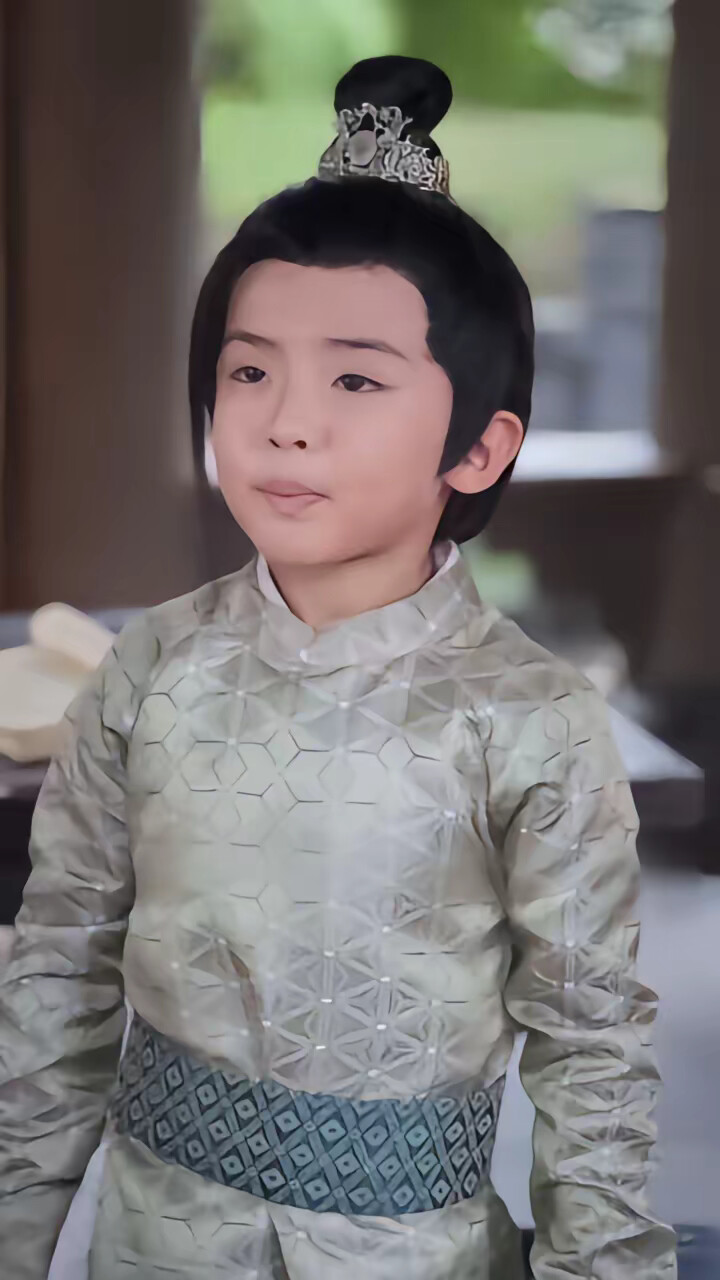 《愿逐月华流照君》剧照