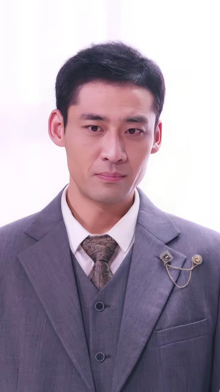 《律袍之下予她偏宠》剧照