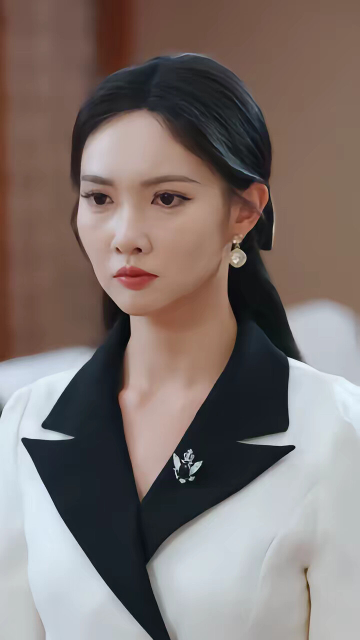 《出国五年，白月光成了蚊子血》剧照