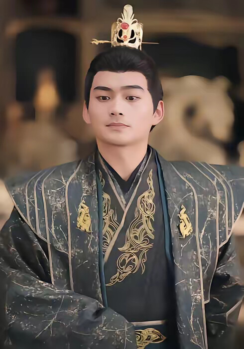 《重生女帝一抬眼，满朝大臣全跪了》剧照