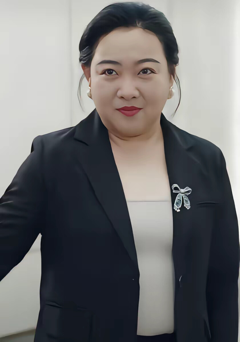 《高冷大小姐，但是顶级恋爱脑》剧照