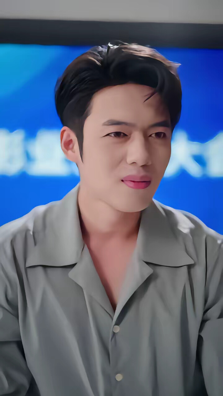 《金牌制作人，我咋亏成票房教父了》剧照