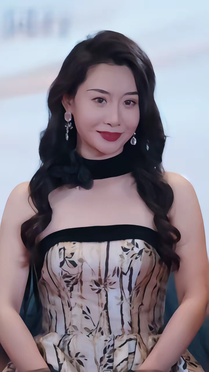 《重活一世！我选择给养女撑腰》剧照