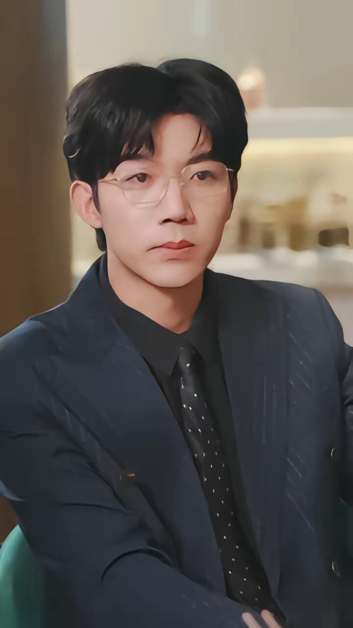 《闪婚后傅总将我宠翻天》剧照