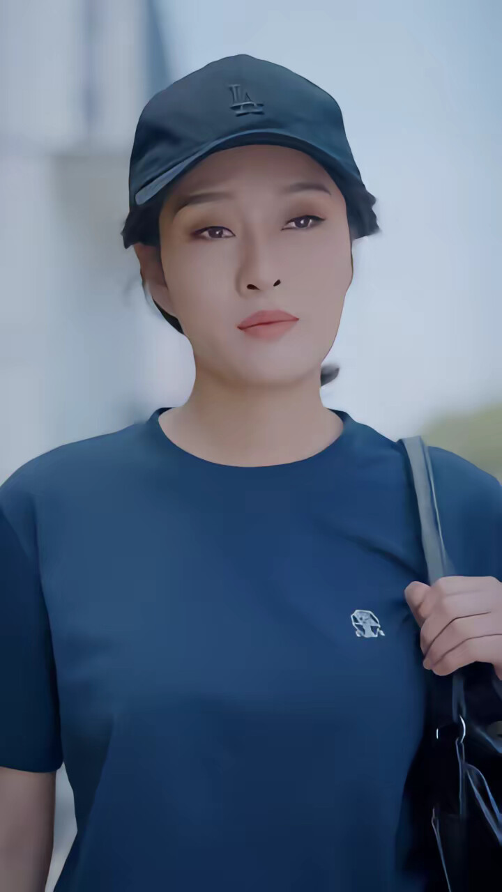 《向阳花孤单又灿烂的她》剧照