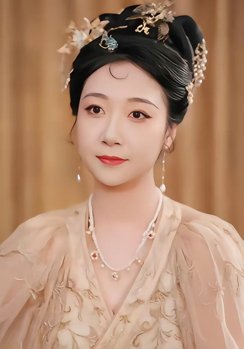 《妖妃当道，满朝文武下跪求饶》剧照