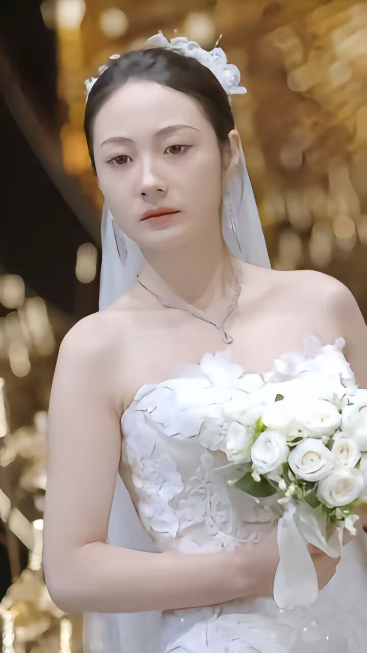 《我携装傻霍少炸翻家族》剧照