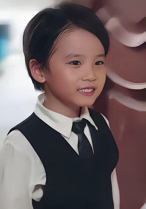 《捡回萌娃后，盛爷以身相许》剧照