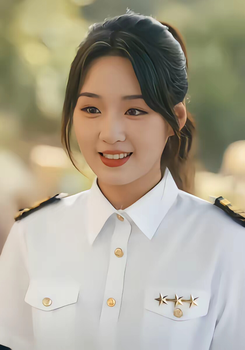 《穿越九零捡老公：飞行员小姐是王牌》剧照