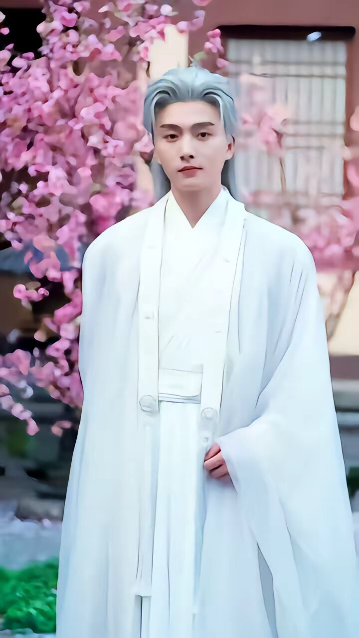 《穿成绝嗣帝王唯一幼崽！被团宠了》剧照