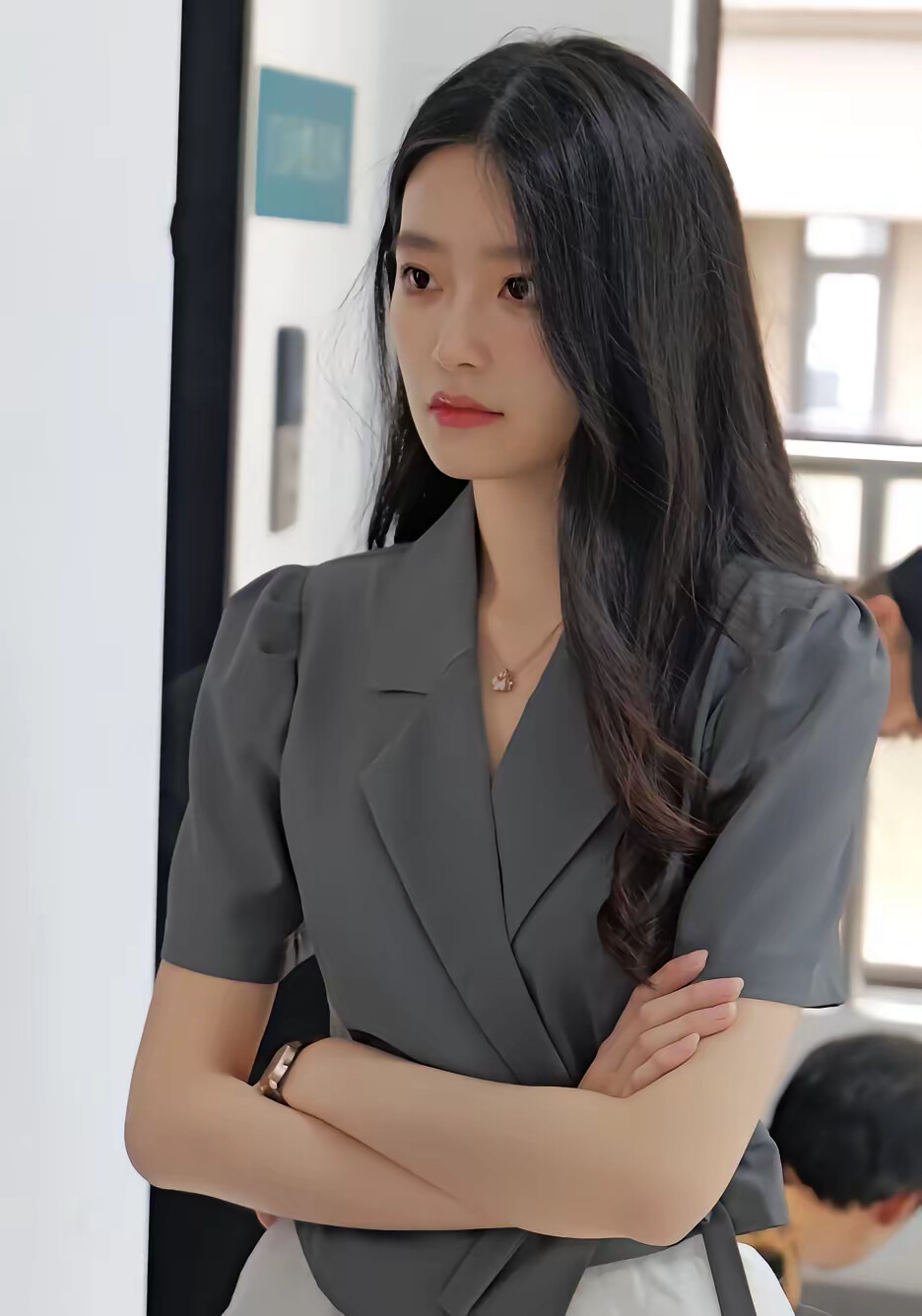 《不该停止的追问》剧照