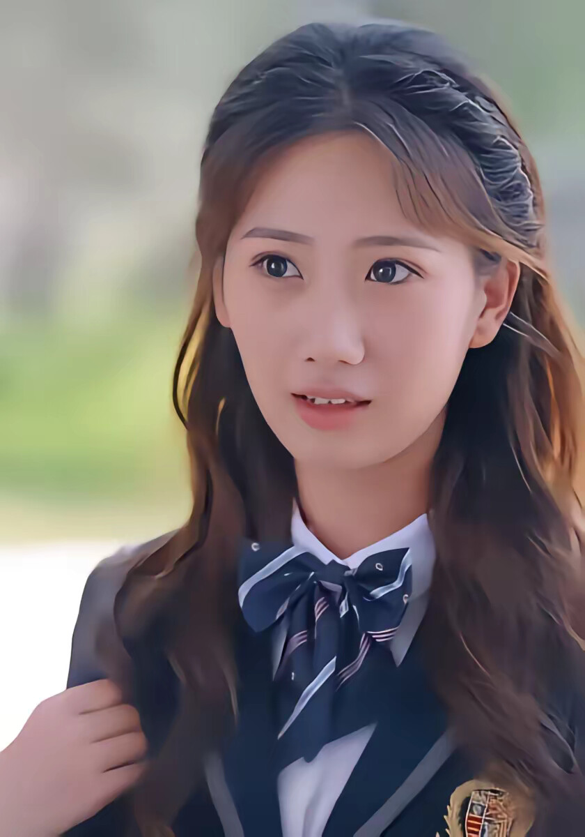 《暗处有光恰逢诗雨》剧照