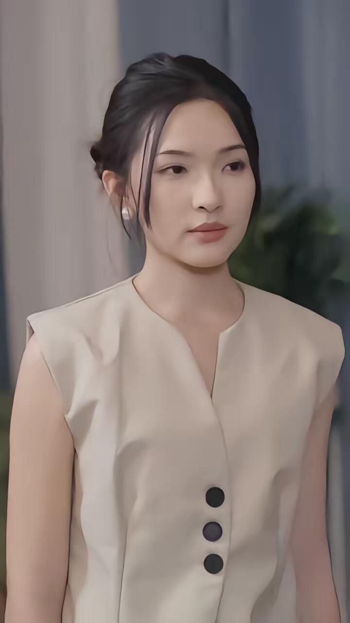 《出国七年后，丈夫哭着求我和女儿回头》剧照