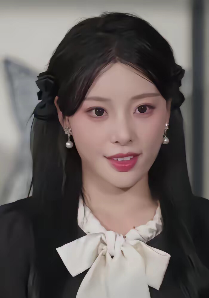 《醒后看见弹幕！反派他想要跟我热恋》剧照