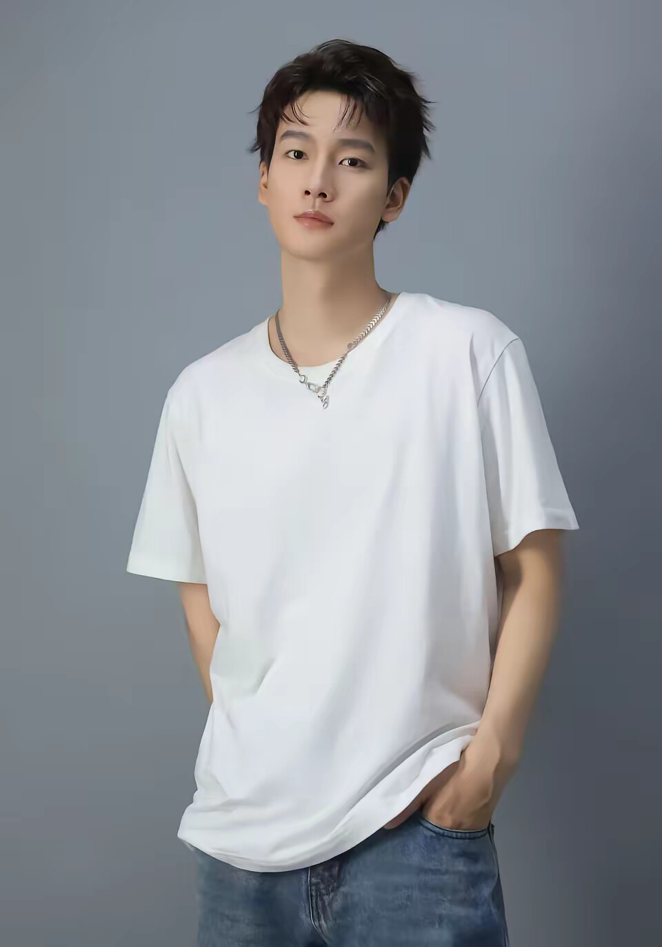 《向光而生的她》剧照