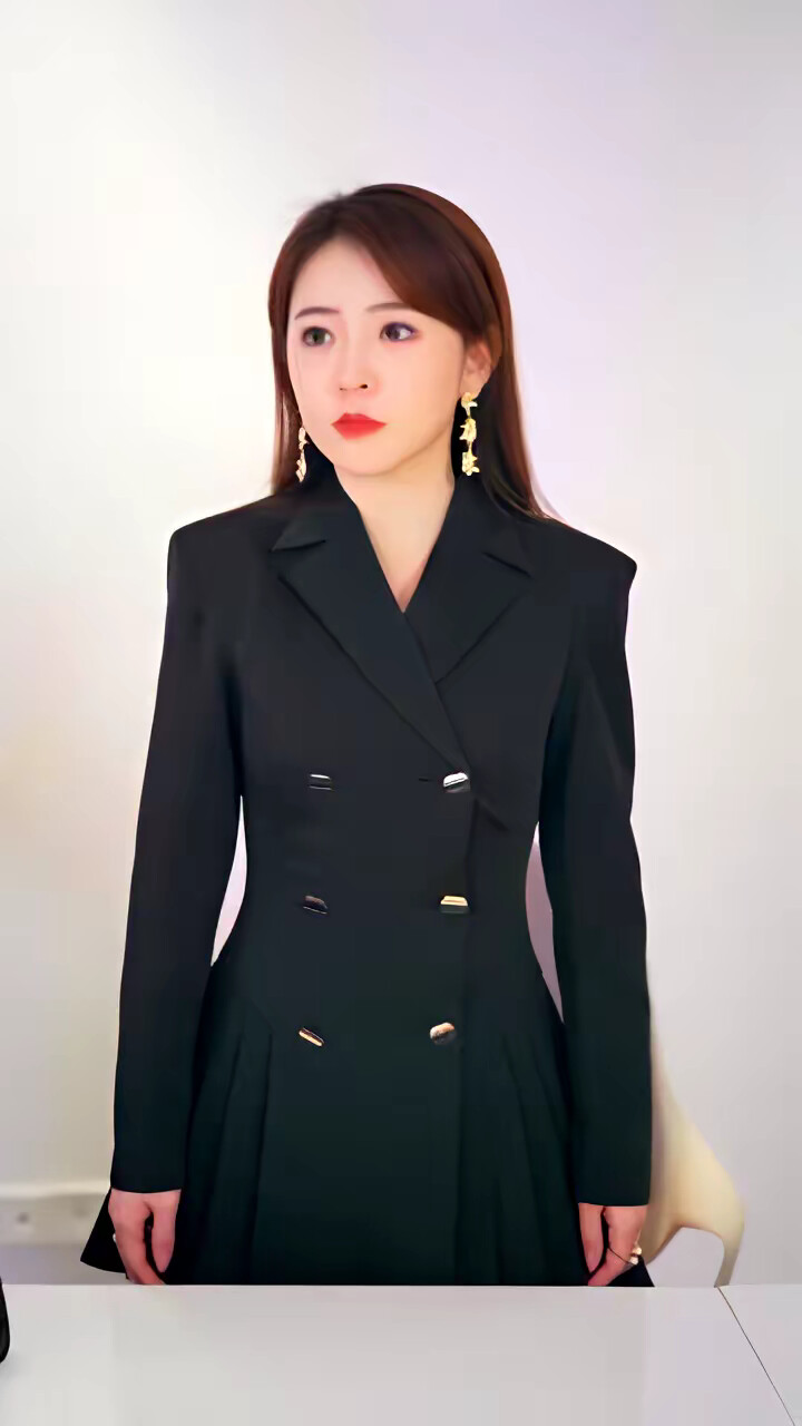 《不装了，我妈是幕后大佬》剧照