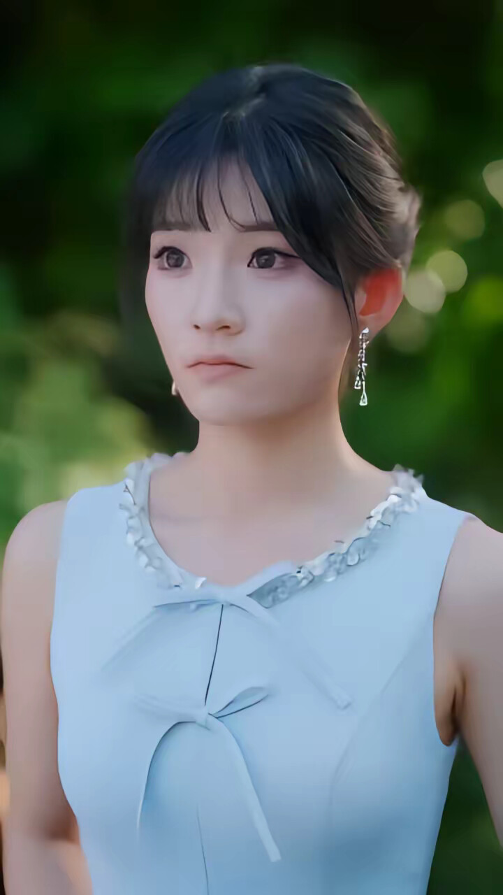 《开局绑定最强跟班系统》剧照