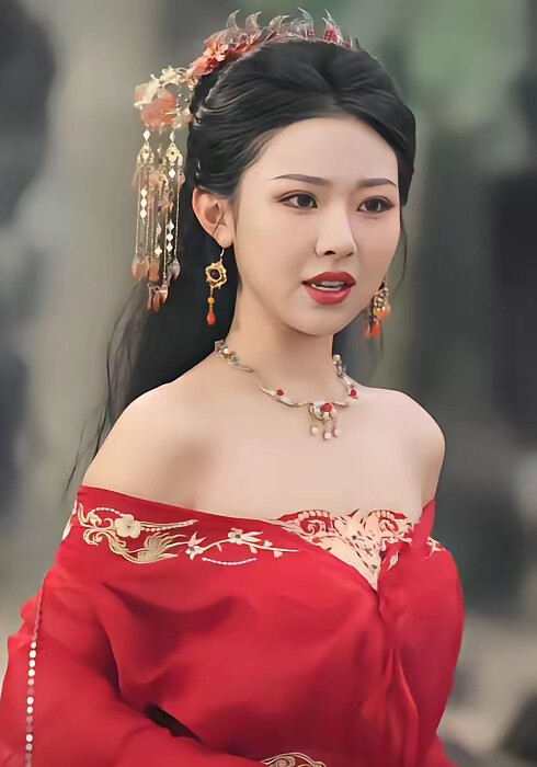 《玄幻：授徒返还开局收魔族女帝》剧照