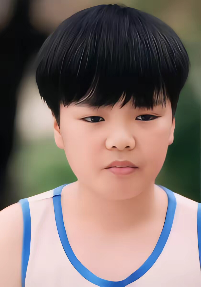 《八零丑妻捡个老公养崽崽》剧照