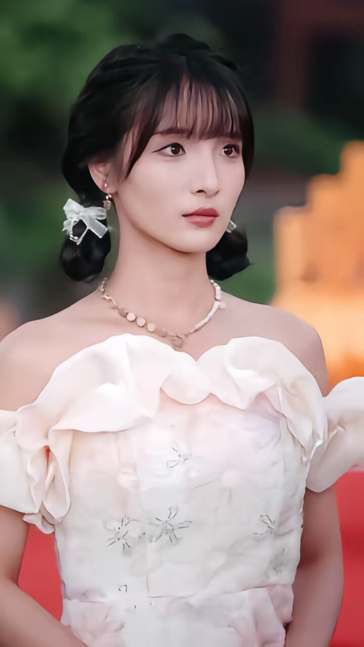 《九朝帝君！开局金莲喊喝药》剧照