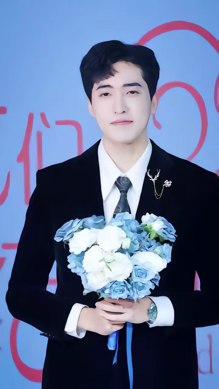 《她带着火回来》剧照