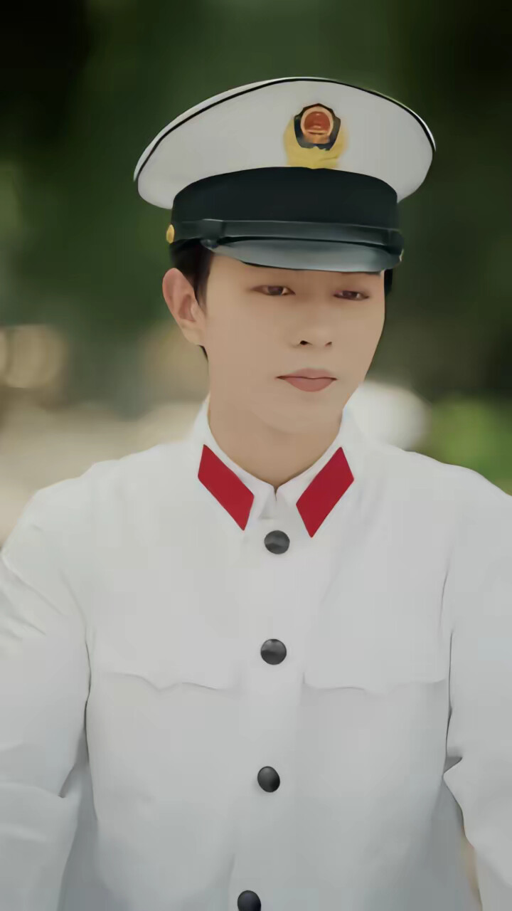 《七零：回乡前农家女被高冷队长共赴岁月》剧照