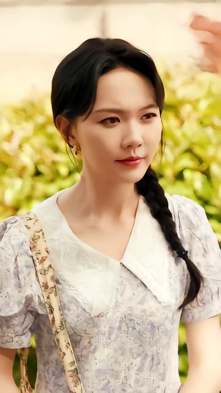 《明艳美人家属院带娃，硬汉霸道宠》剧照