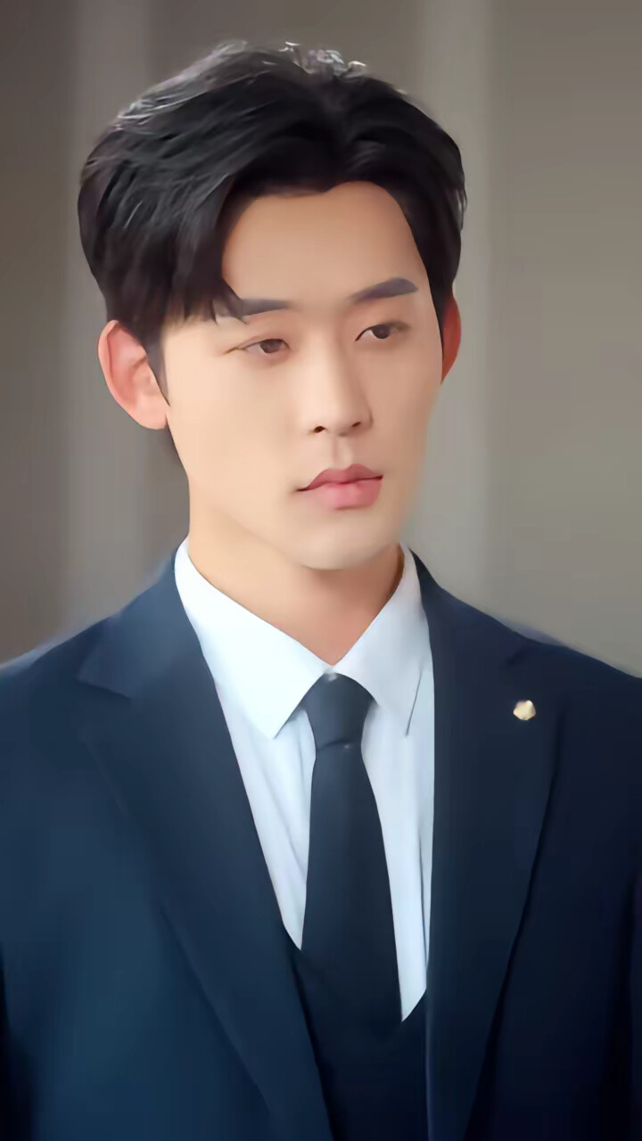 《八年后，高冷竹马成了我崽他爸》剧照