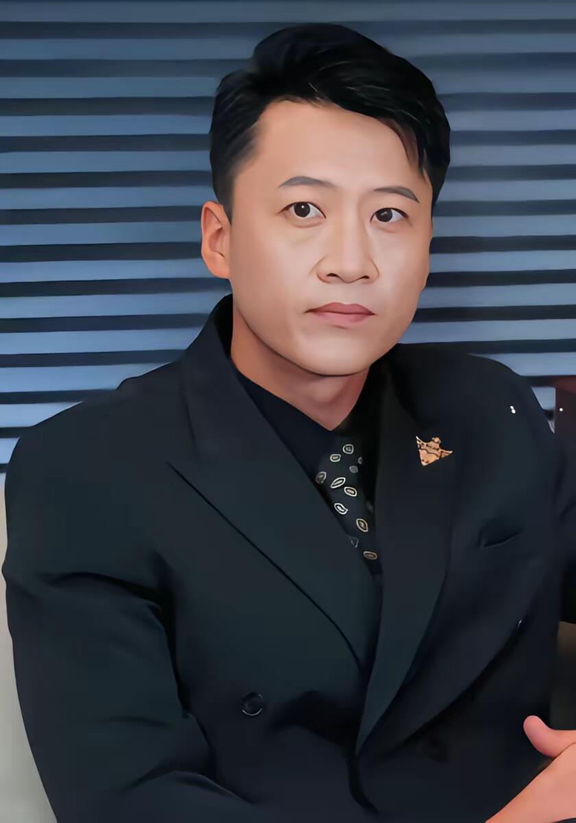 《与你相识恰逢春》剧照