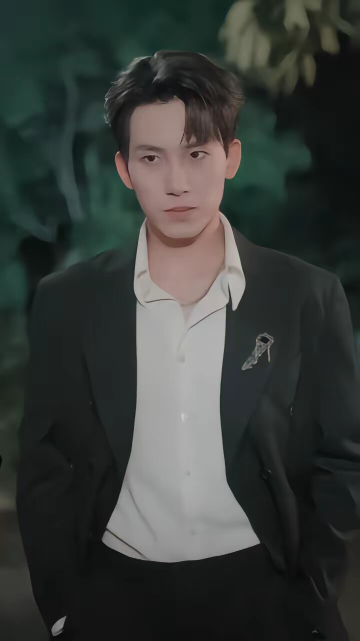 《重生后被冷艳靳爷追着宠》剧照