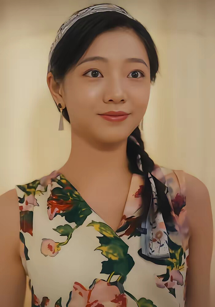 《穿成女反派老公求我当厂长》剧照