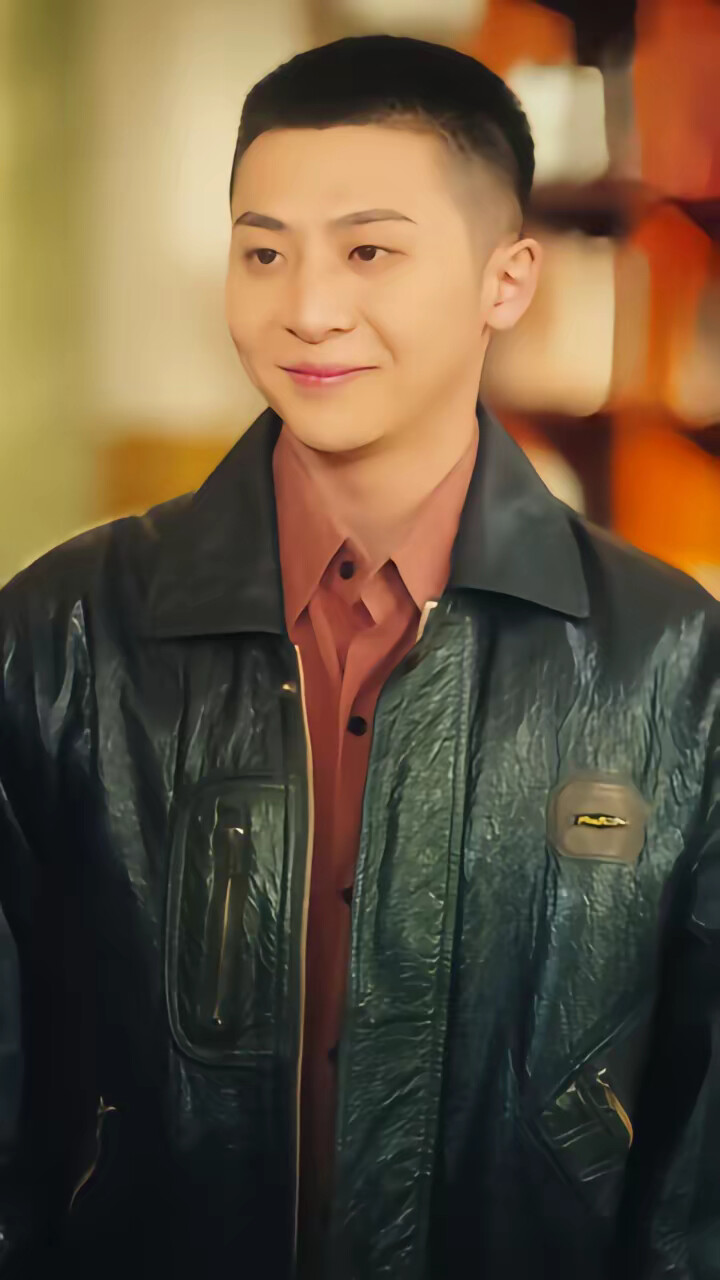 《重生后，我果断退婚转嫁冷面教官》剧照