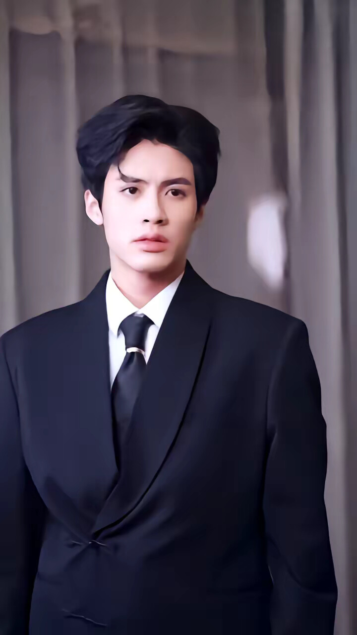 《危险又迷人的她》剧照