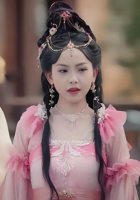 《香骨未应春雪妒》剧照