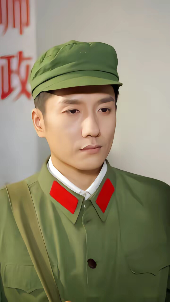 《资本家小姐重生，掏空家产去寻夫》剧照