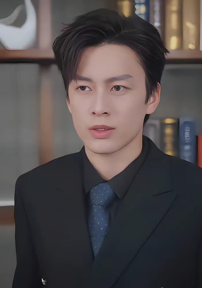 《穿书后，我把男主撩成醋精》剧照