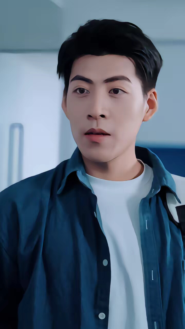 《穿越当天，激活背景编辑系统》剧照