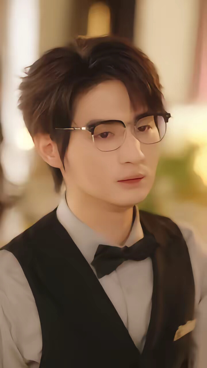 《世上无人再似他》剧照