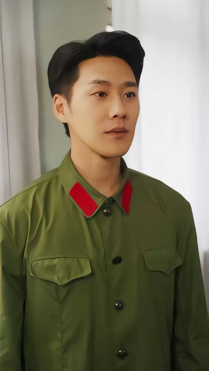 《明艳美人家属院带娃，硬汉霸道宠》剧照